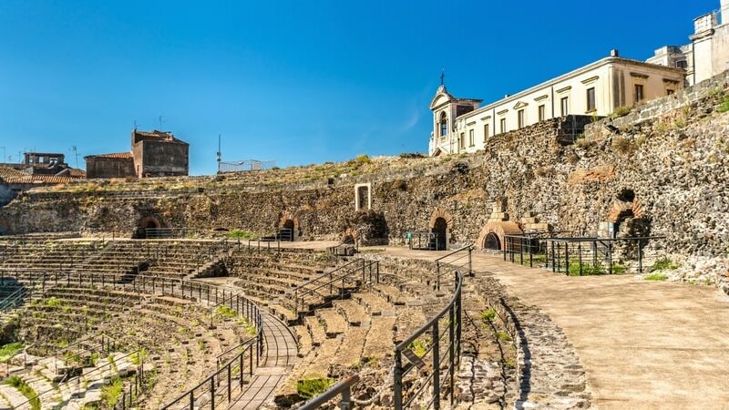 Resti del Teatro Romano di Catania, un’importante attrazione archeologica.