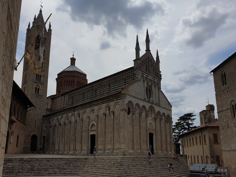 Primo piano della Cattedrale di San Cerbone a Massa Marittima, tappa d’obbligo per chi esplora cosa vedere in Maremma tra arte e spiritualità